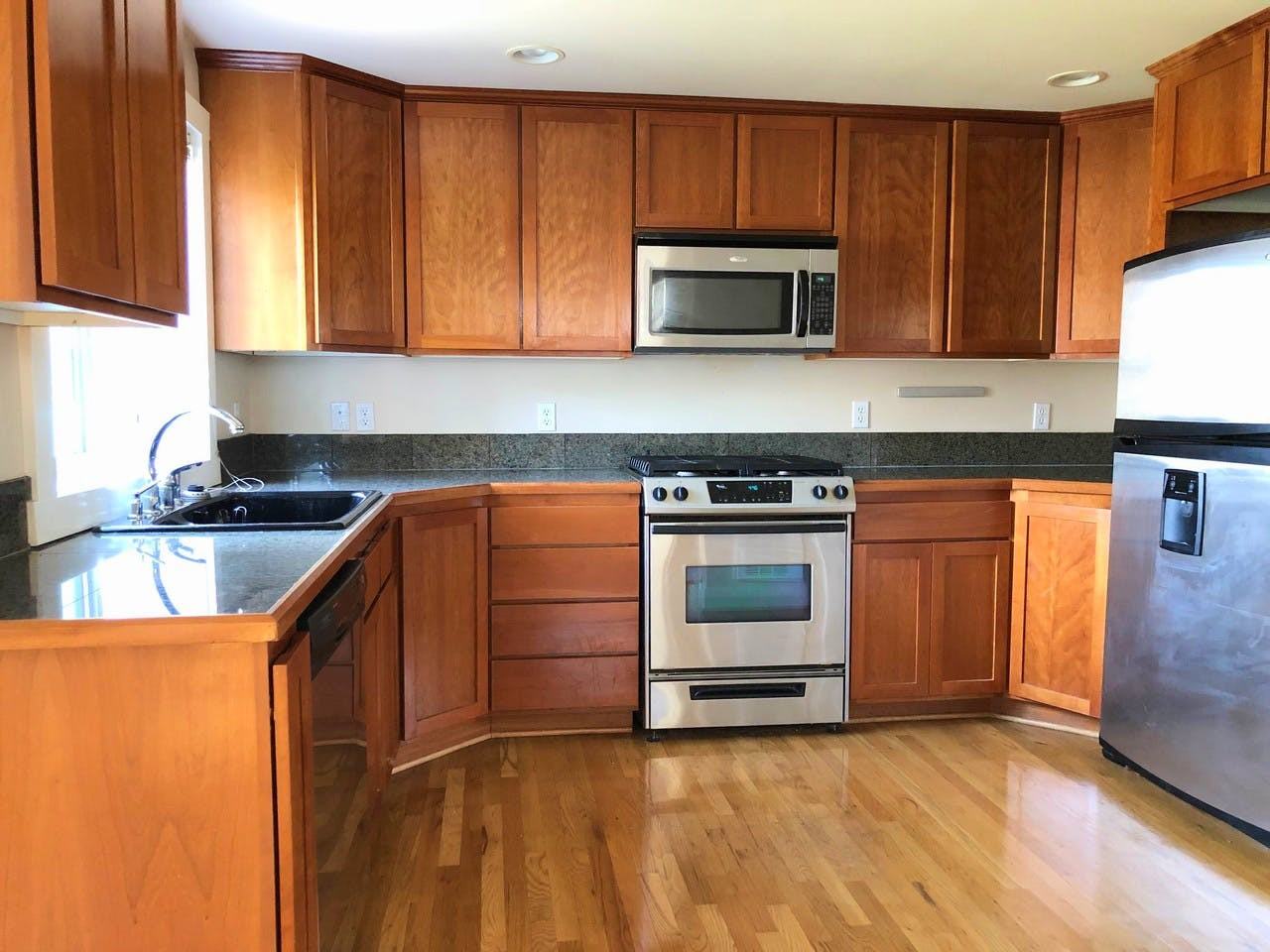 106 21st Ave E - Photo 2 of 14