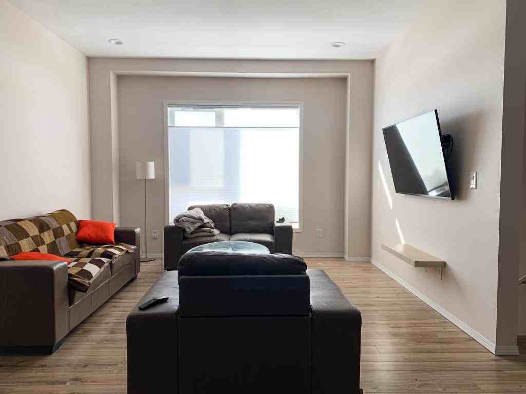 Old Commonwealth Apartments in Inkster Gardens, Winnipeg, MB R2R 2X2