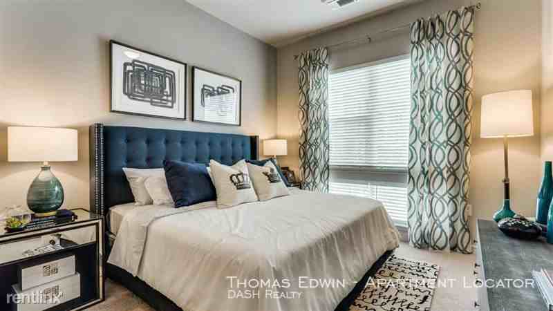 801 Lake Carolyn Pkwy Apt B2 - Photo 3 of 7