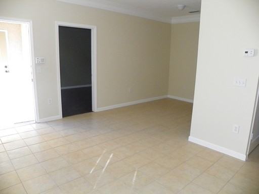 17906 Villa Creek Dr - Photo 3 of 13