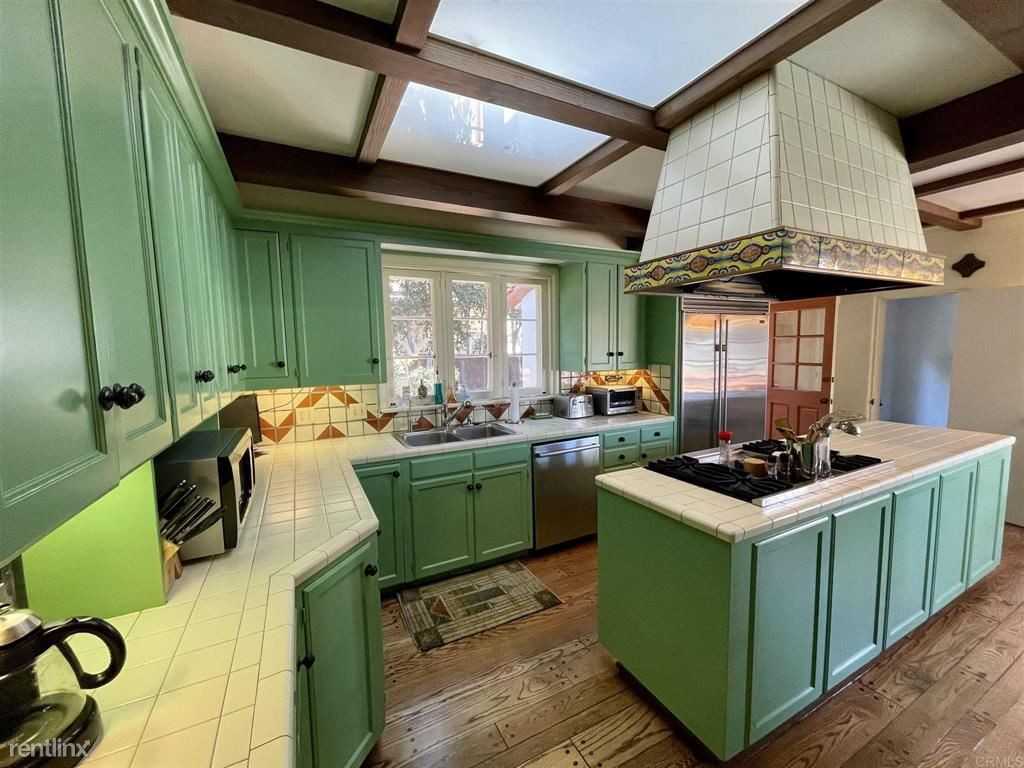 6101 Avenida Cresta - Photo 3 of 10