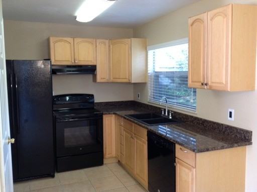 227 Lochmond Dr - Photo 2 of 12