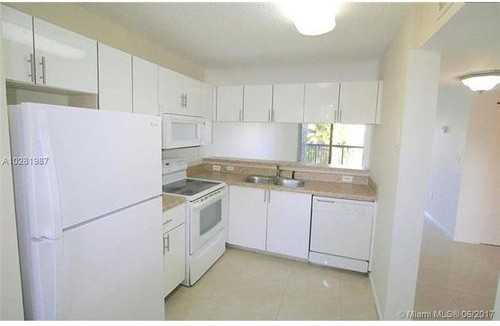 9843 Nob Hill Ln - Photo 3 of 8