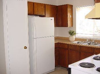 1605 Genoa St - Photo 3 of 5