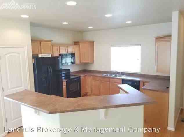 6375 Pilgrimage Rd - Photo 3 of 14