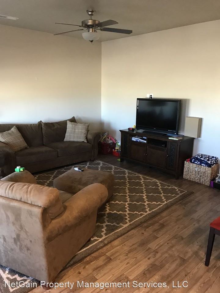 245 E 3025 N - Photo 2 of 10