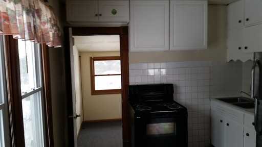 709 W Fulton St - Photo 2 of 11