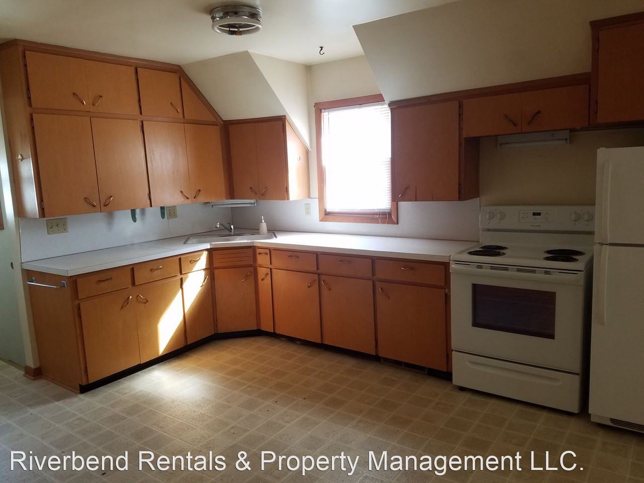 1811 11th St - Photo 2 of 15