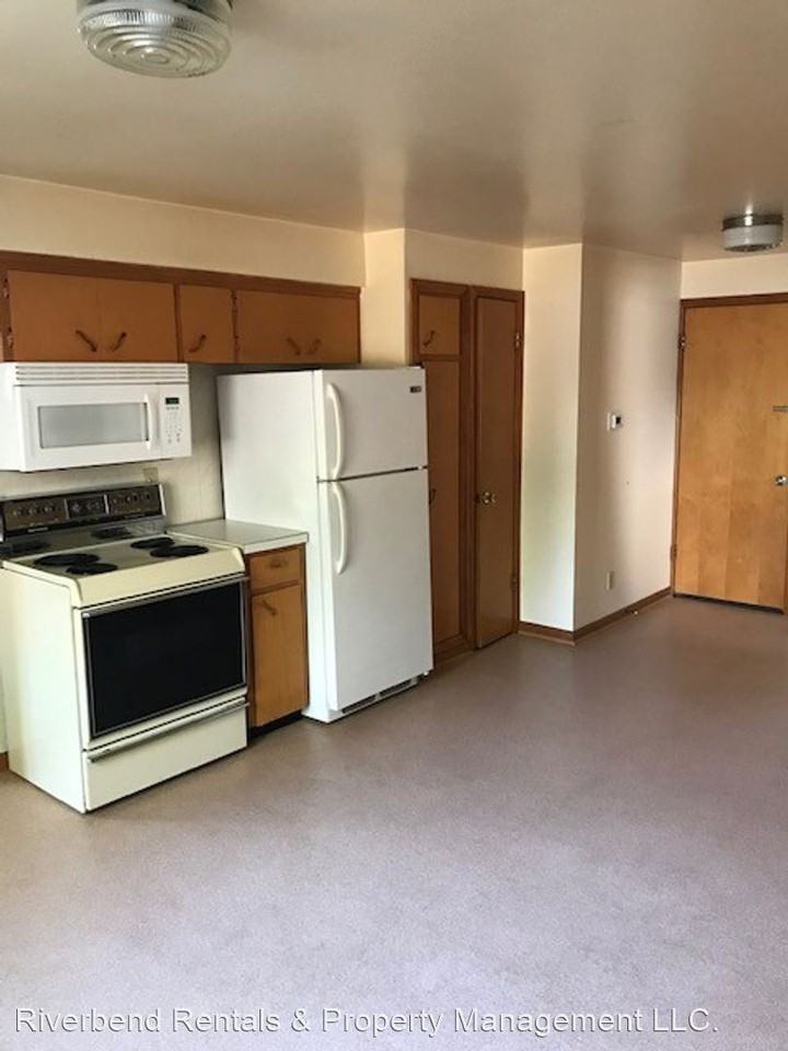 1811 11th St - Photo 3 of 15