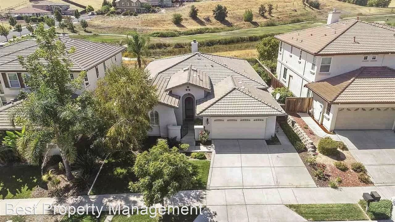 921 Augusta Dr - Photo 2 of 18