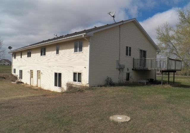 748 Wilfred Rd - Photo 3 of 3