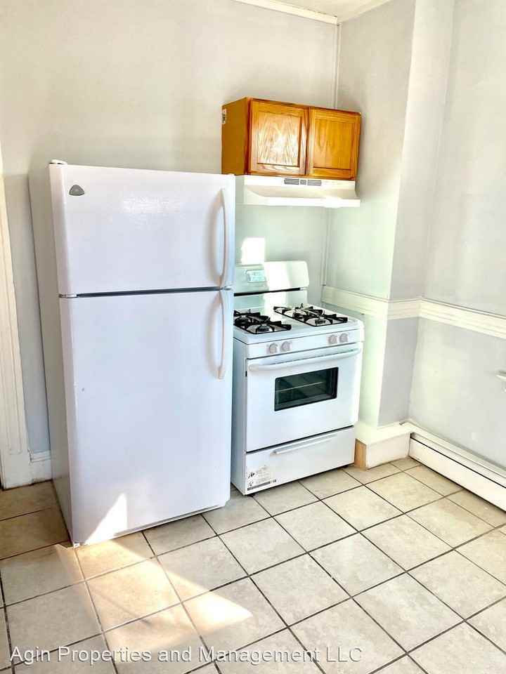 63-65 Evergreen Ave - Photo 2 of 11