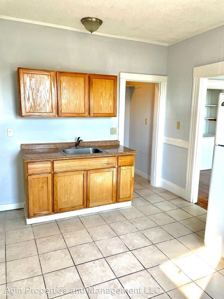 63-65 Evergreen Ave - Photo 3 of 11