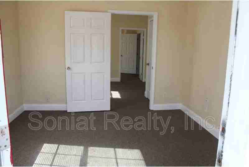 6210 Hayne Blvd #A - Photo 2 of 9