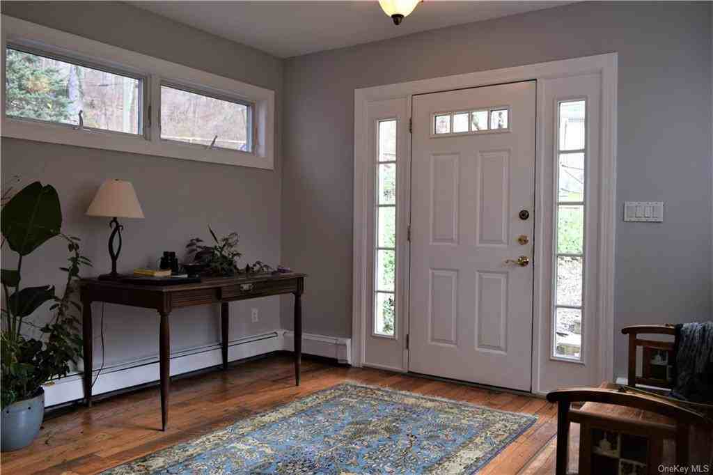 189 Colonial Hill Rd - Photo 2 of 26