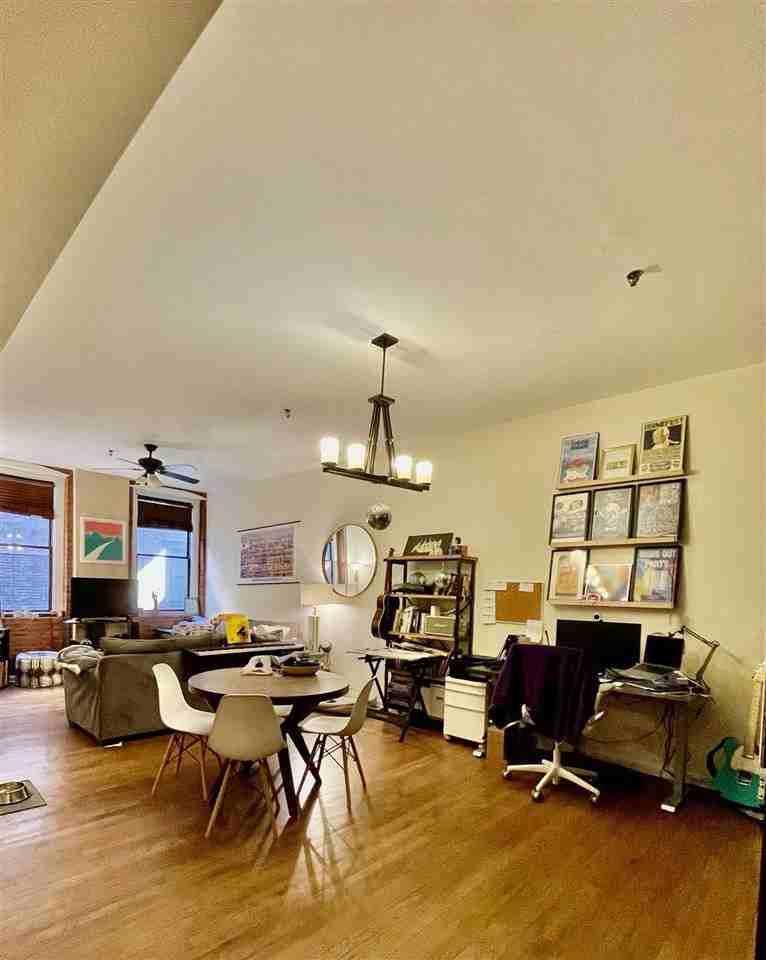 347 Varick St Apt 210a