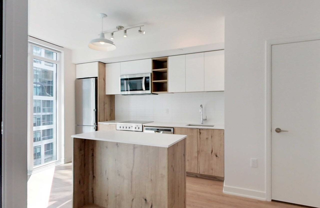 39 Niagara Street #417