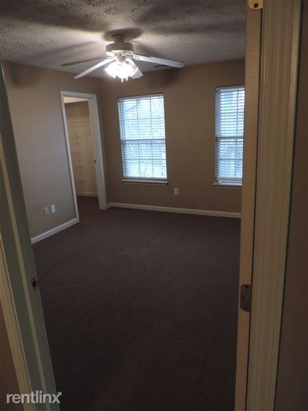 Lenox Creek Apartments 14821 Lenox Dr, Strongsville, OH 44136 Zumper