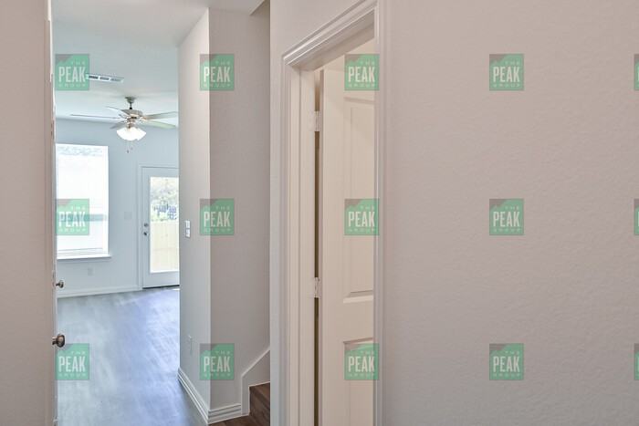 1606 Ash Crescent St - Photo 2 of 20