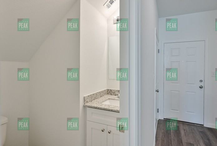 1606 Ash Crescent St - Photo 3 of 20
