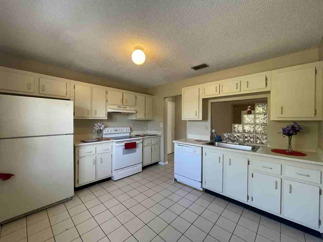 7406 Woodmont Ave #343 - Photo 3 of 19