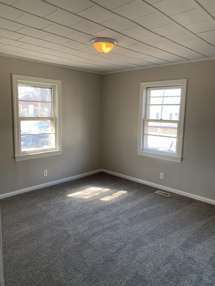 317 Morris St #1 - Photo 6 of 10