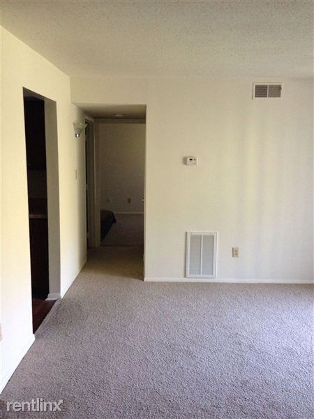 Berkshire Place Apartments 7500 Cedar Point Ln, Charlotte, NC 28210