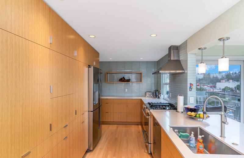 2138 Montvale Pl W - Photo 2 of 22