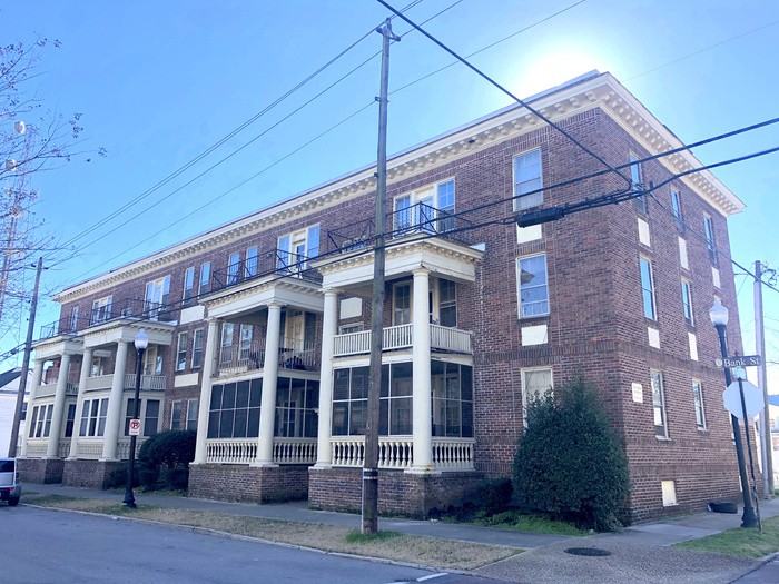 301 Bank St #2