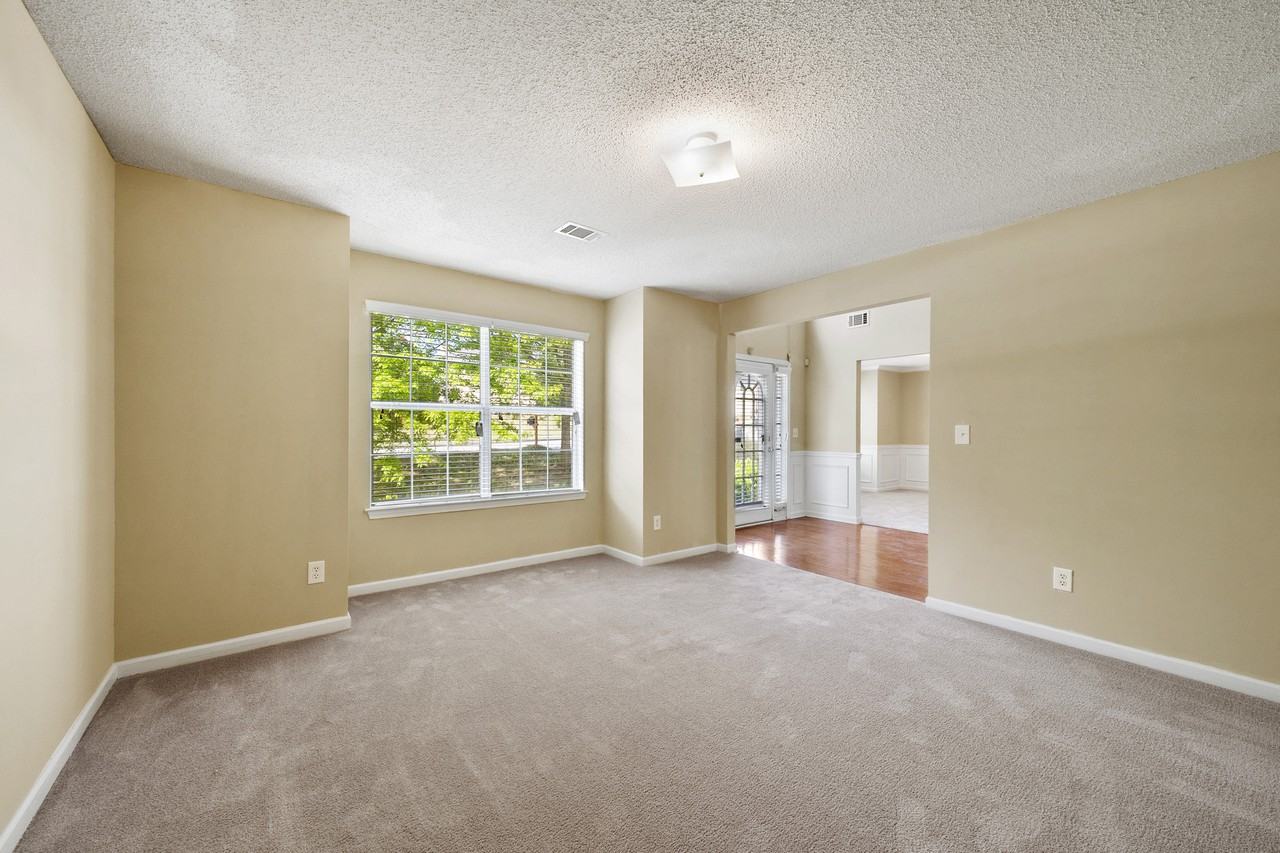 1152 Steppingstone Lane #1 - Photo 4 of 36