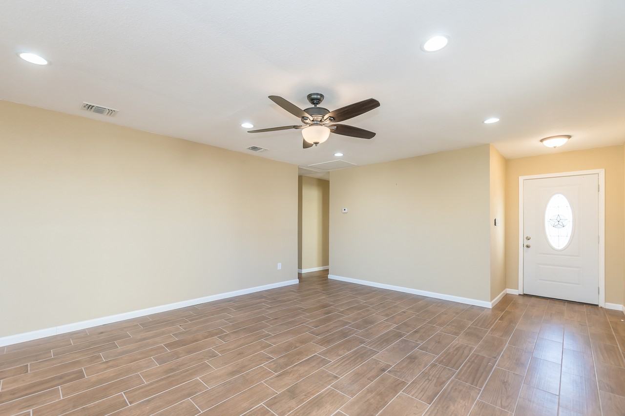 3648 Candlehill #1 - Photo 3 of 21