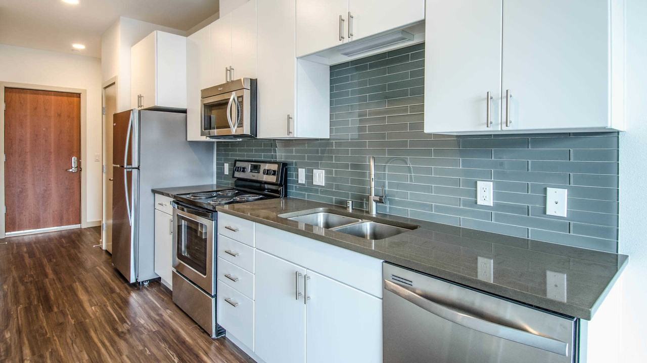 Odin - Photo 4 of 50