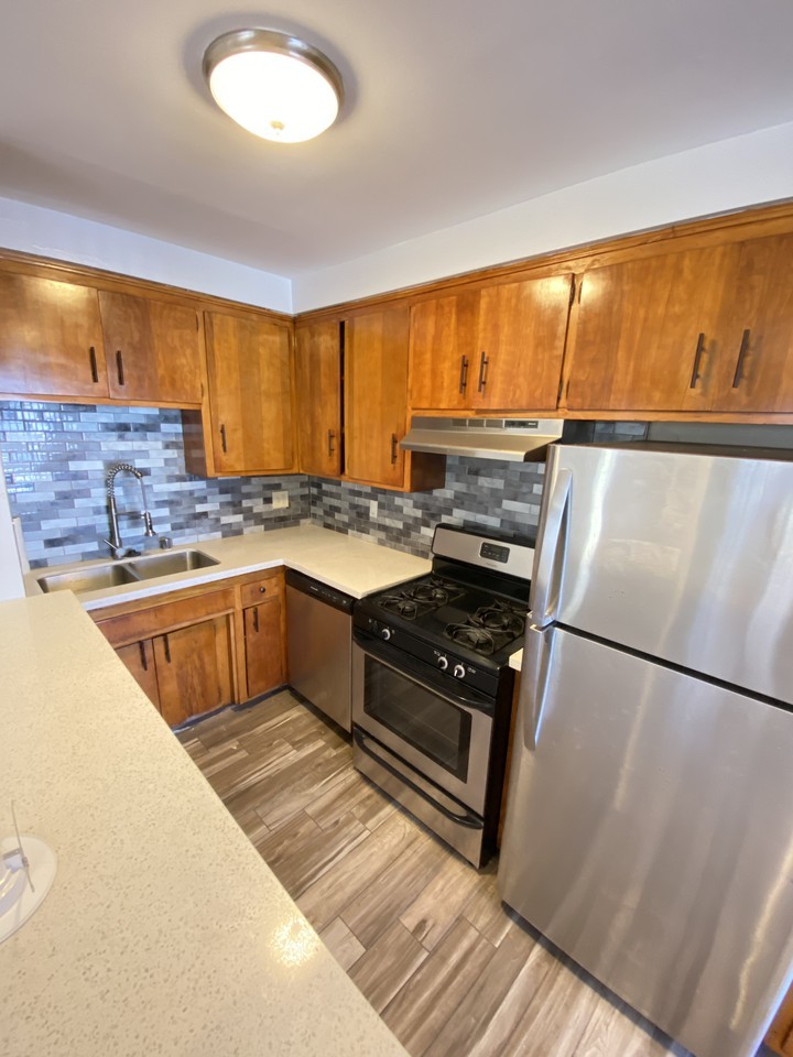 1718 W. 80th St. - Photo 3 of 10