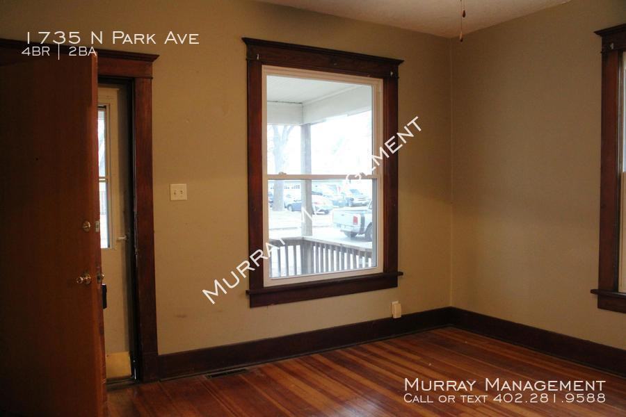 1735 N Park Ave - Photo 2 of 24