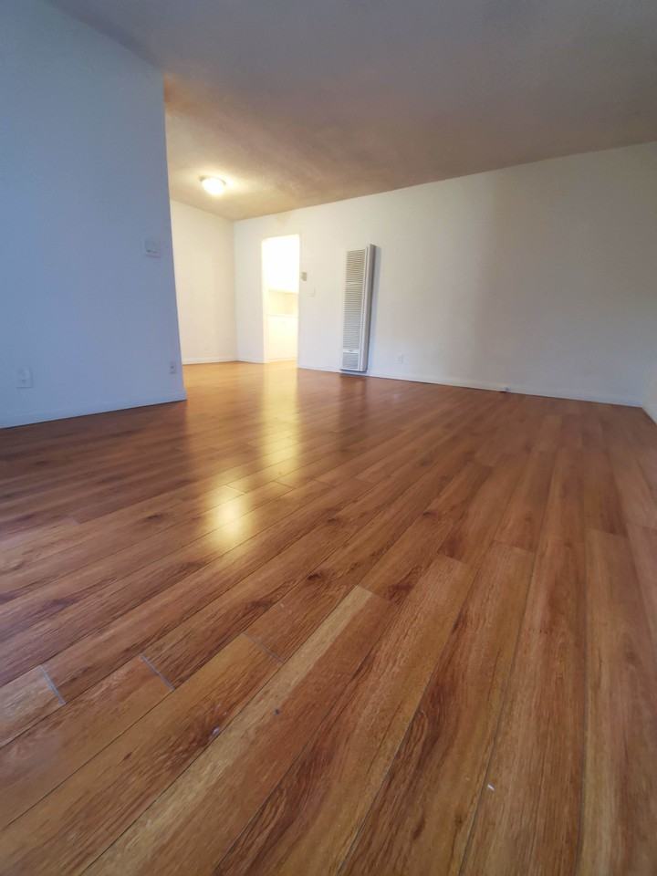 2000 Alberta Ave #14 - Photo 2 of 8