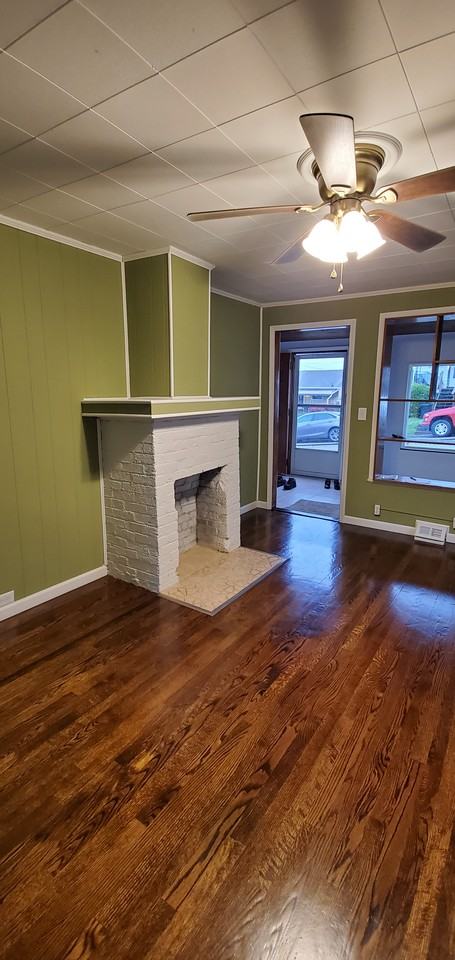 720 7th St - Photo 3 of 7