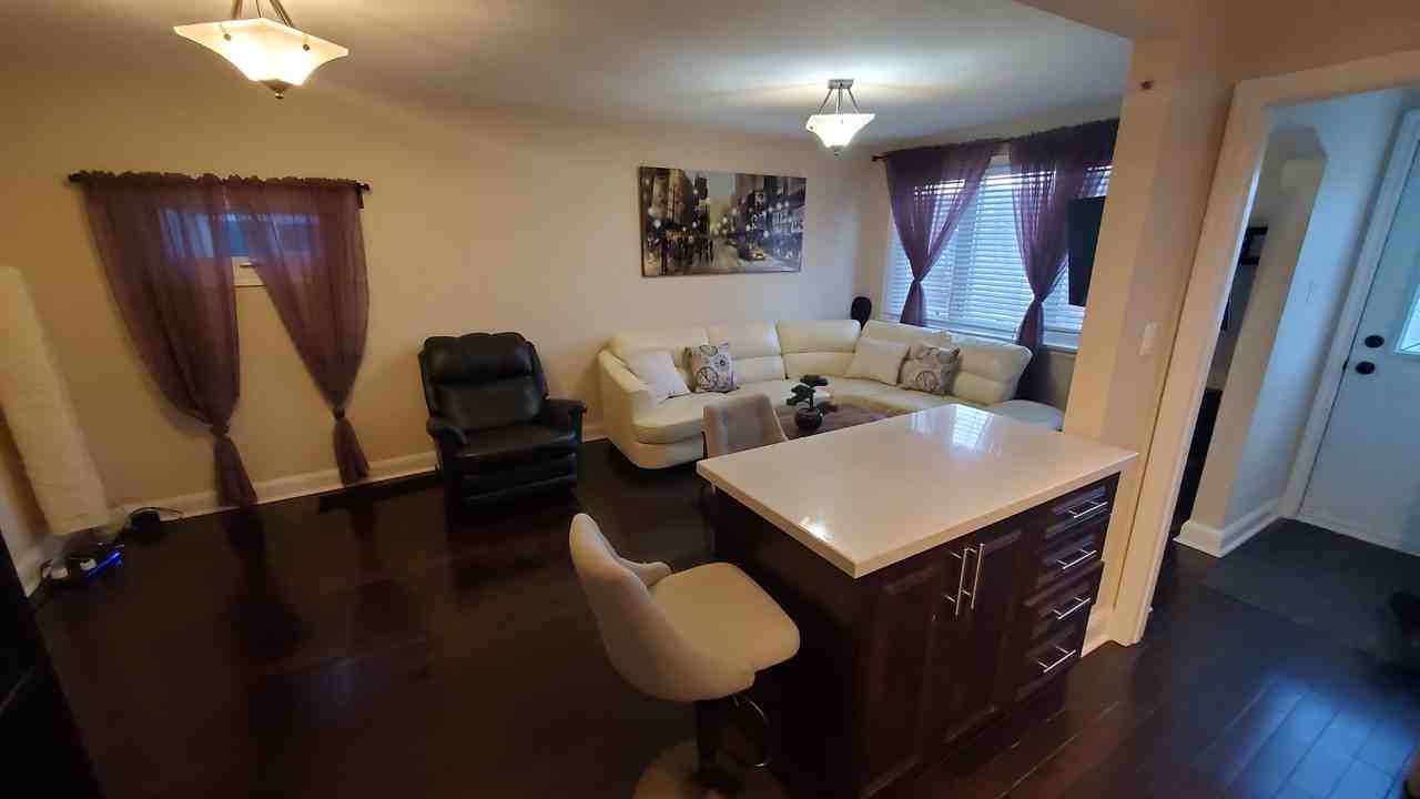 41 Cayuga Avenue - Photo 3 of 11