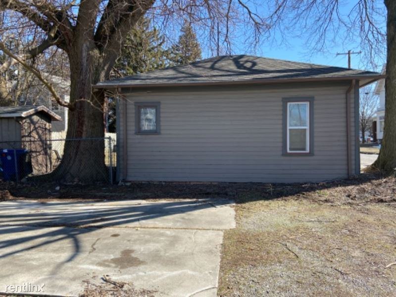 162 S Church St - Photo 3 of 11