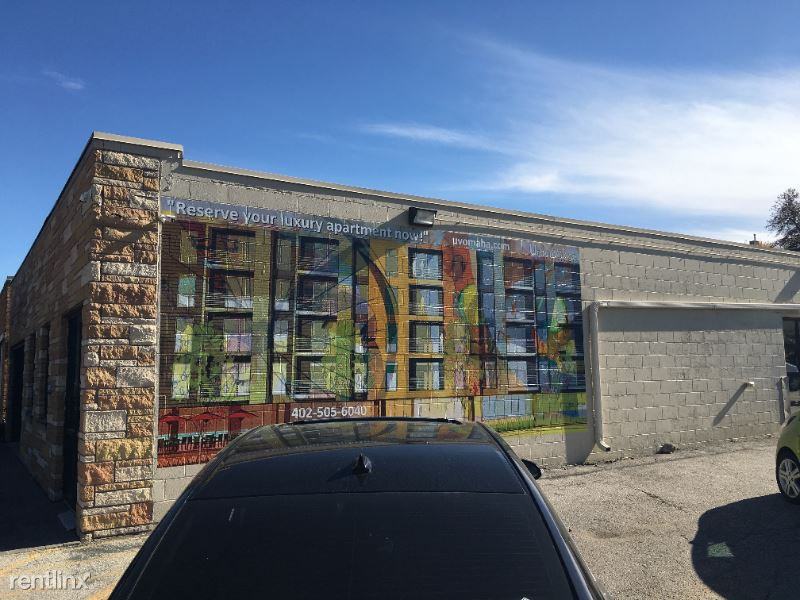 3219 Leavenworth St - Photo 2 of 13