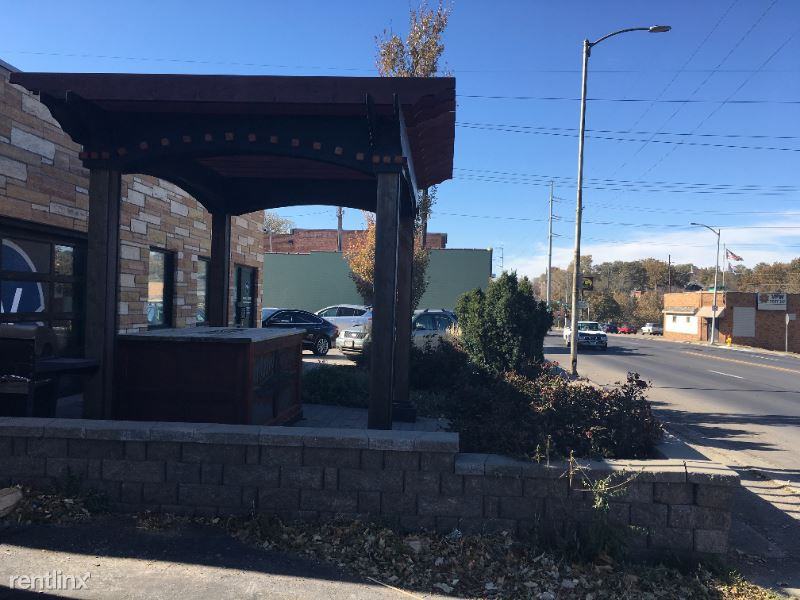 3219 Leavenworth St - Photo 3 of 13