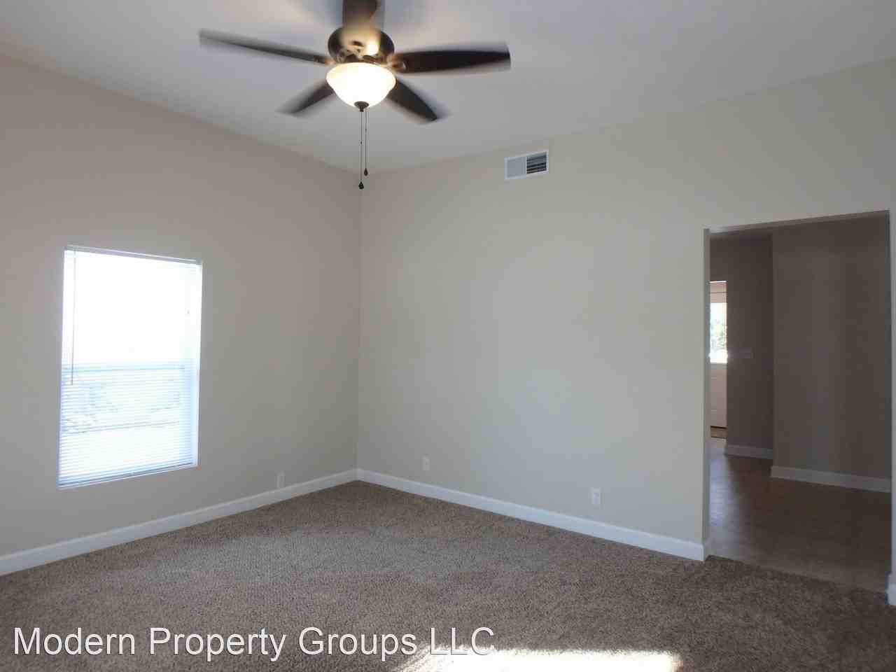 1011 Range Line St - Photo 3 of 17