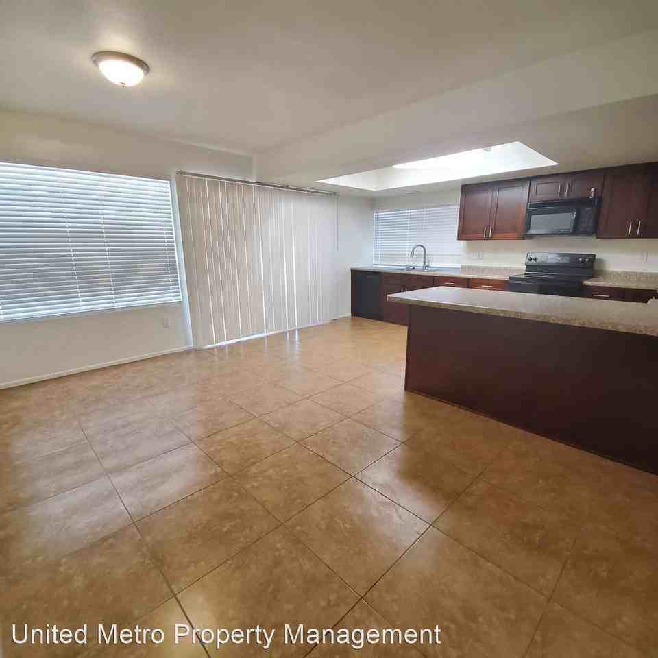 2502 W Acoma Dr - Photo 3 of 15