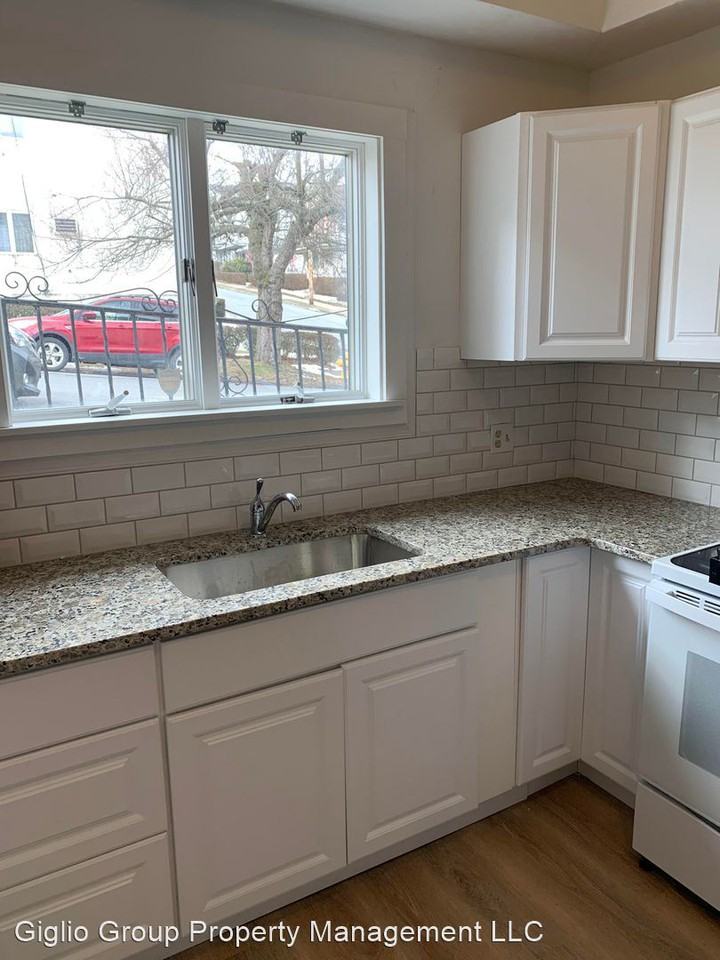 1331 S Webster Ave - Photo 2 of 10