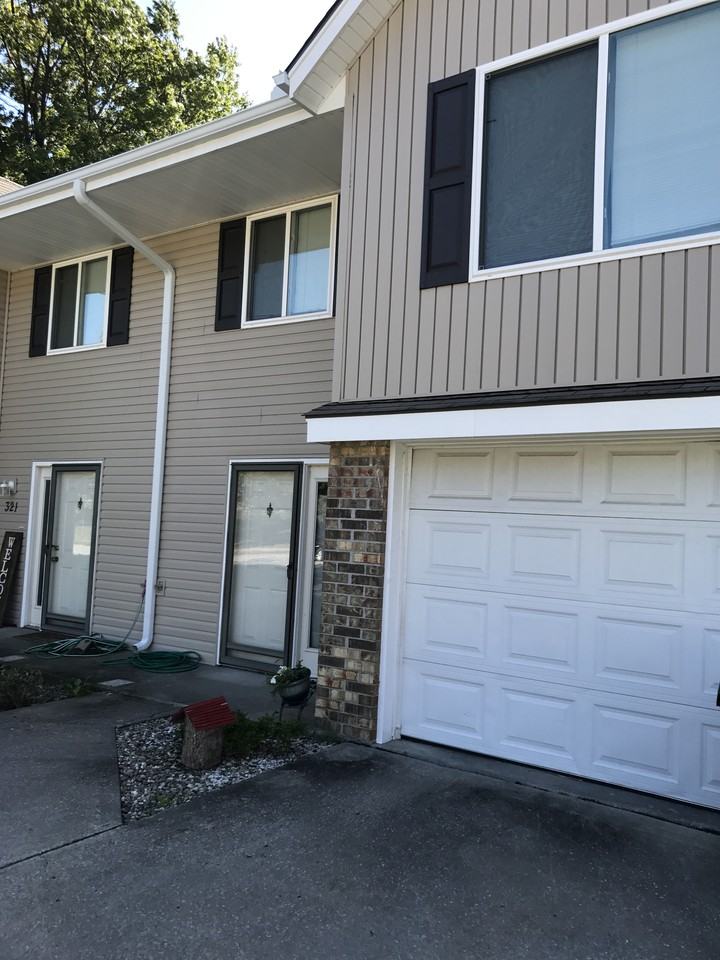 321-323 NW Gibson Rd - Photo 2 of 3