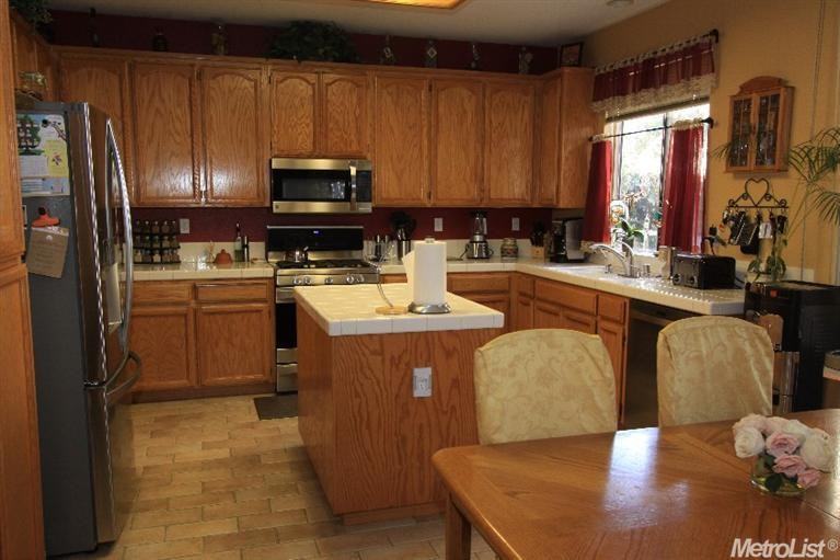 1789 Laurelgrove Ln - Photo 2 of 5