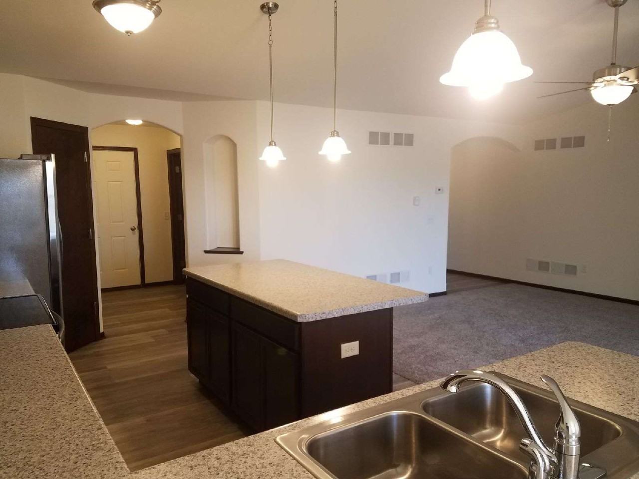 124 Villa Ct - Photo 4 of 21