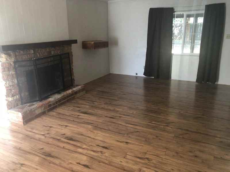 393 Raymond Dr - Photo 2 of 8
