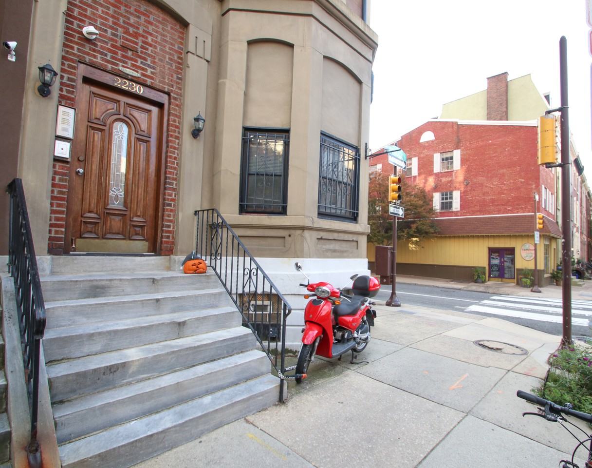 2230 Spruce St - Photo 2 of 3