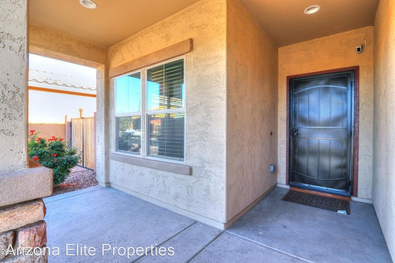 2354 E Bellerive Dr - Photo 2 of 45