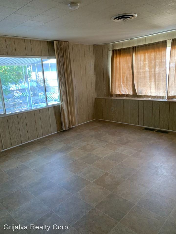 10709 N Everest Ave - Photo 3 of 16